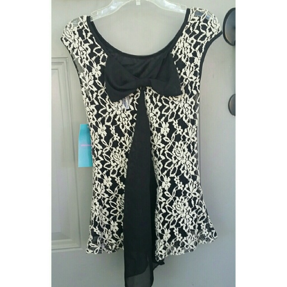 Black and white lace peplum top - Picture 2 of 4