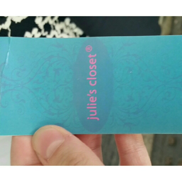 Black and white lace peplum top - Picture 3 of 4