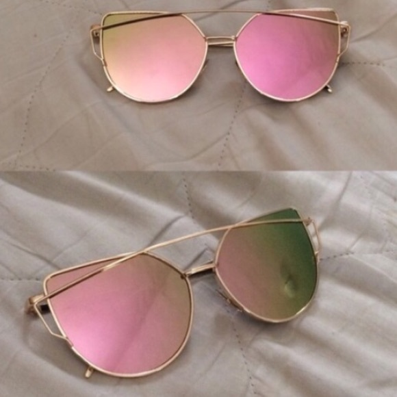 💟Rose Gold Mirrored Sunglasses💟 - Picture 2 of 4
