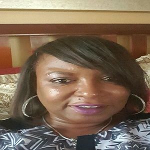 Meet your Posher, Dionne