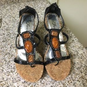 Black wedges with tan stones