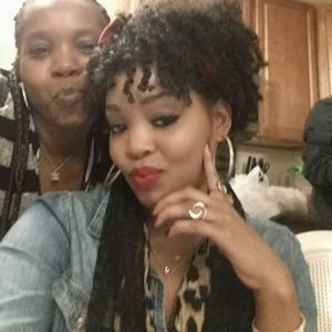 Meet your Posher, Danelle