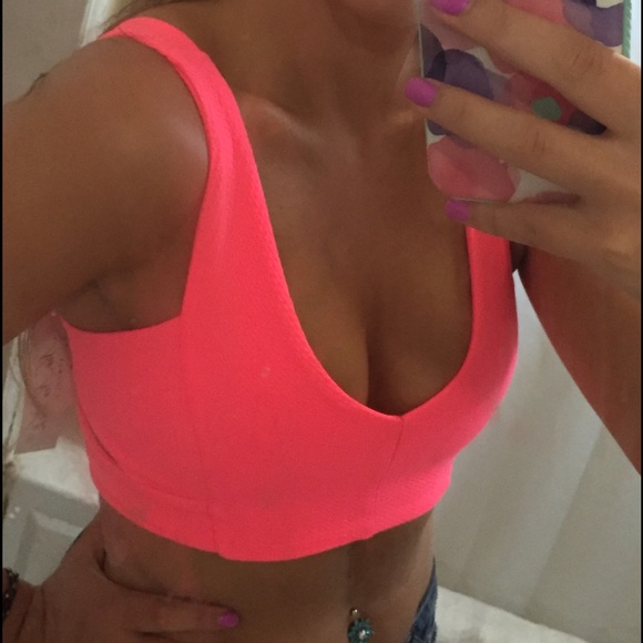 🎉SALE Hot Pink Crop Top - Picture 4 of 4
