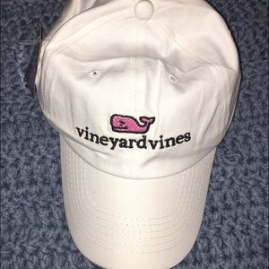 Brand new with tags vineyard vines hat in white