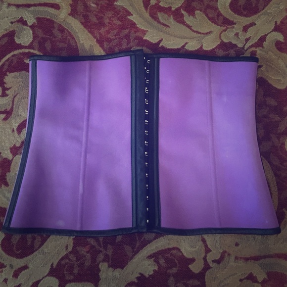 Waist trainer