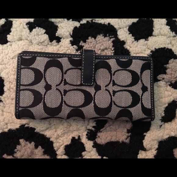 ❗️SOLD❗️Authentic coach wallet