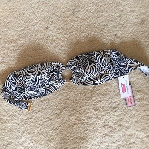 Vineyard vines swim top!