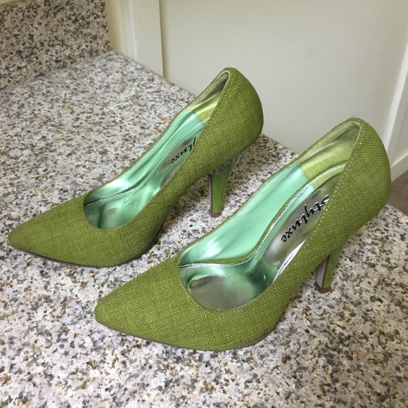 Green Pumps - Picture 3 of 3