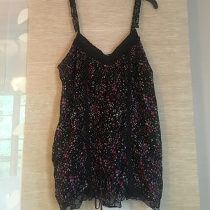 Flower Detailed Spaghetti Trap Top