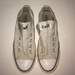 Grey/white stripe no lace converse size 6