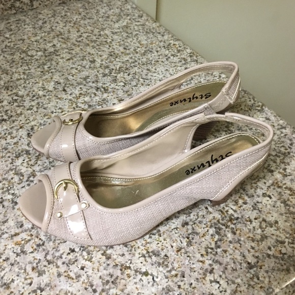 Cream wedges - Picture 2 of 3