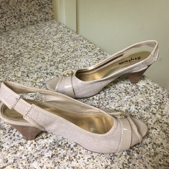 Cream wedges - Picture 3 of 3