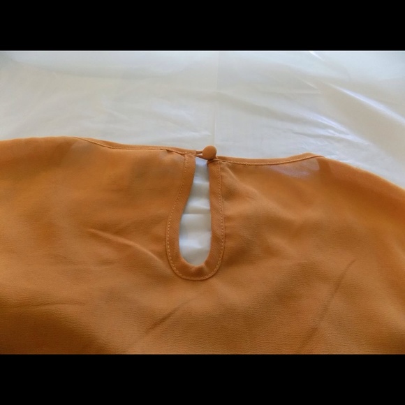 Mustard lace top! - Picture 2 of 2