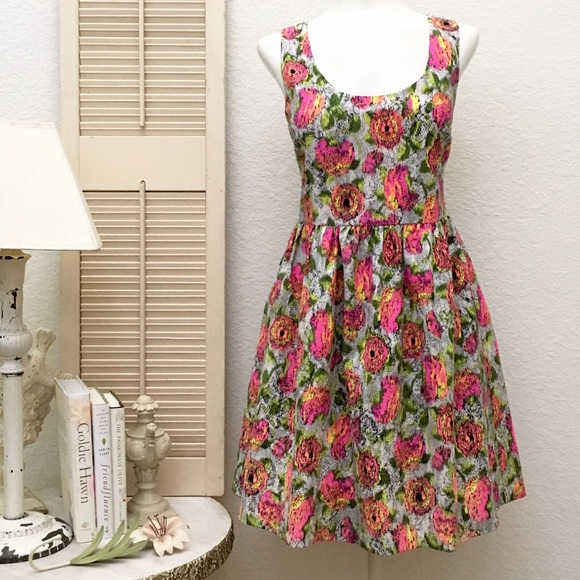 Zara Trafaluc Dresses & Skirts - Zara TRAFALUC Graphic Floral Sundress❤️