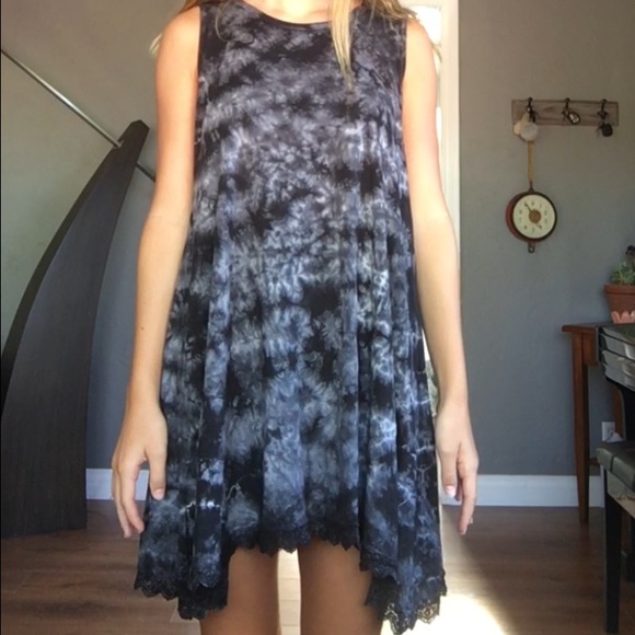 Dress - Picture 4 of 4