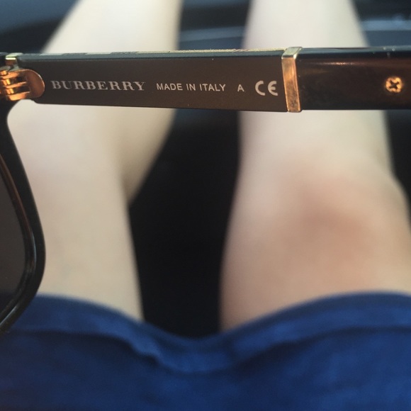 Burberry sunglasses - Picture 3 of 4