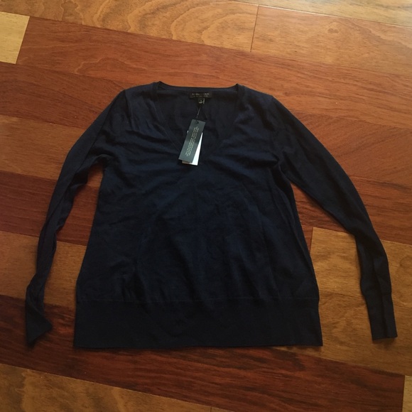 navy blue sweater from banana republic