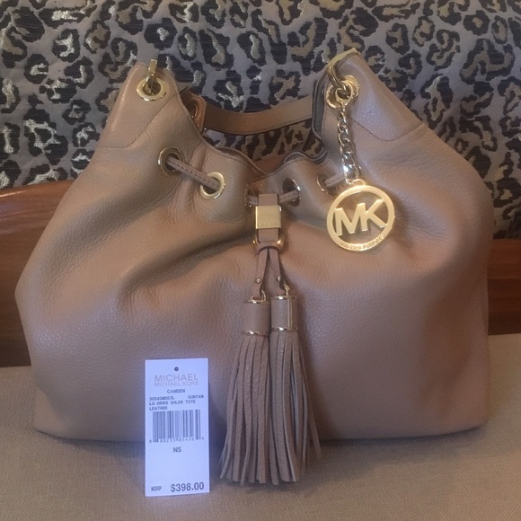 Michael Kors Handbags - Michael Kors Camden Leather Large Shoulder Tote