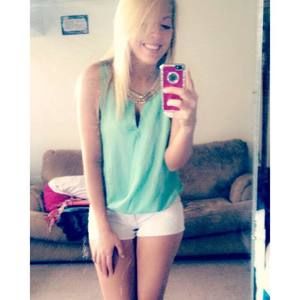 Meet your Posher, Marissa