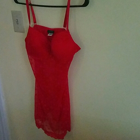 Red lace lingerie - Picture 1 of 1