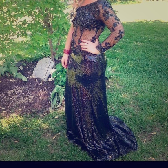 Black prom dress