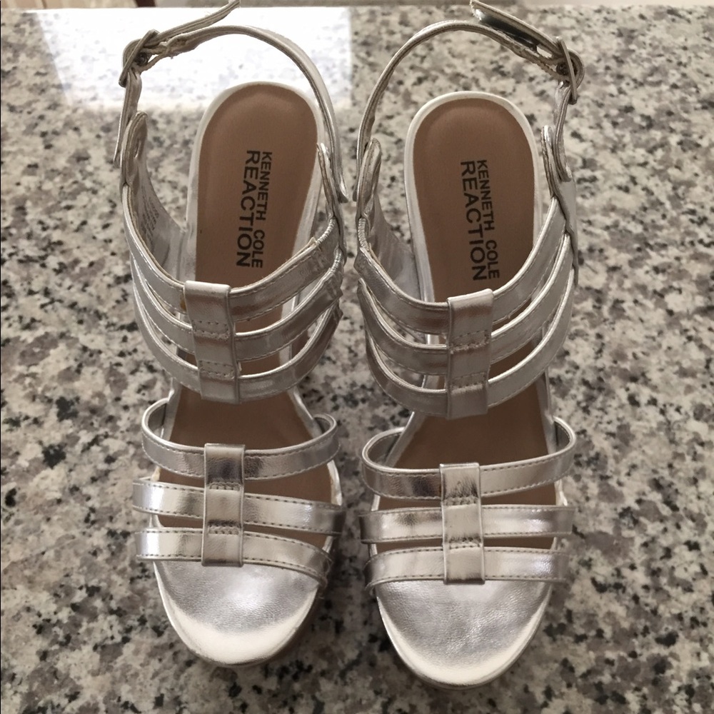 AUTHENTIC kenneth cole wedges
