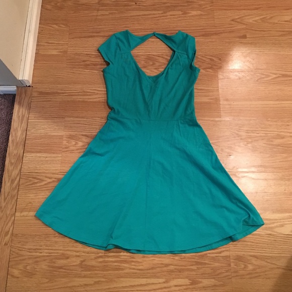 Dress - Picture 3 of 3