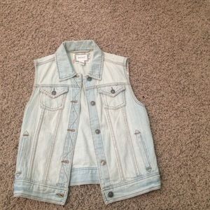 Forever 21 jean vest size small