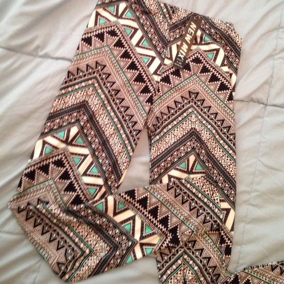 Mint triangle patterned leggings