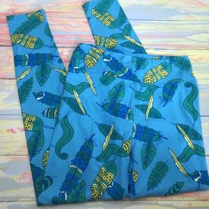 One size feather Lularoe leggings