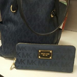 Michael kors purse and wallet