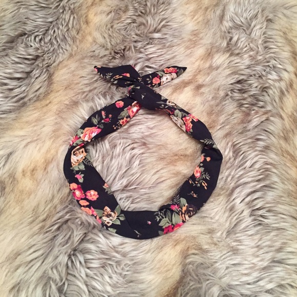 Accessories - Wire headscarf BNWOT