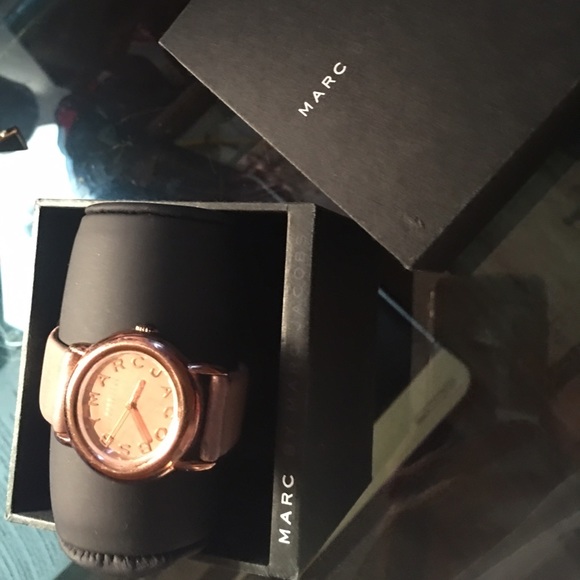 Marc Jacobs watch (beige leather strap+ rose gold) - Picture 2 of 2