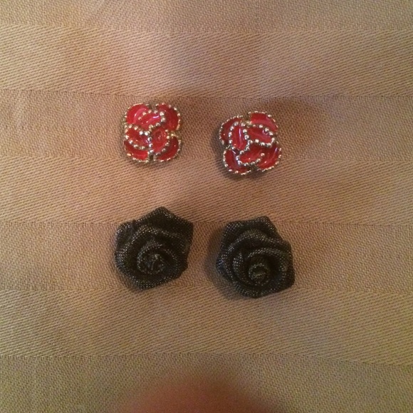 Rose stud earring set