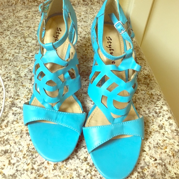 Blue wedges