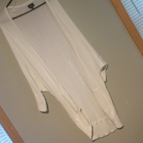 American Eagle white cardigan