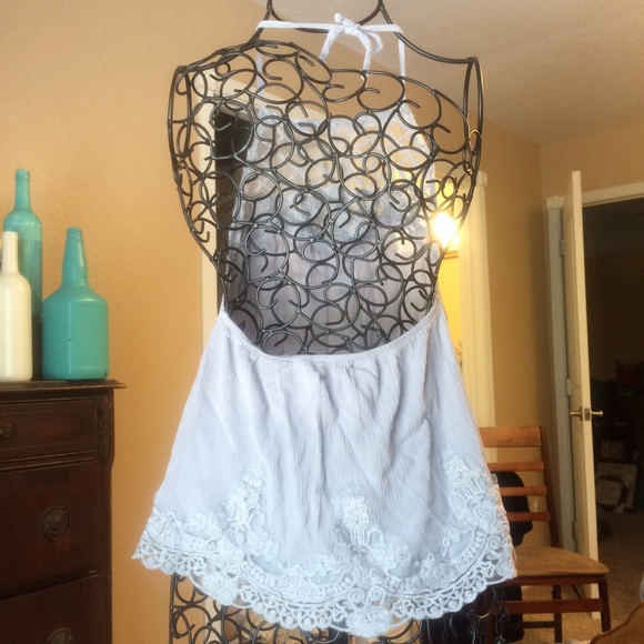 Cute Halter Top with Lace Detail - Picture 2 of 4