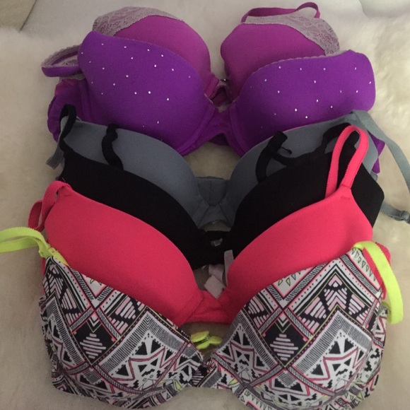 Victoria secret bras! - Picture 1 of 1