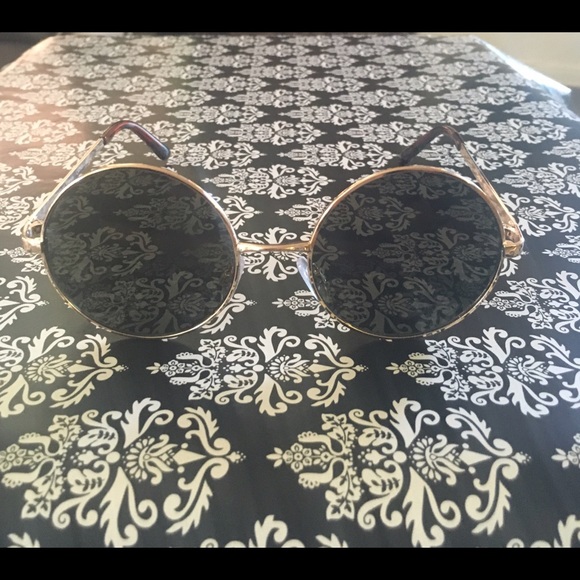 Urban outfitters Round Glasses