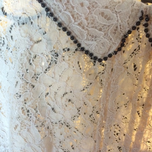 Incredibly Cute Lace High Neck Tank Top - Picture 3 of 3