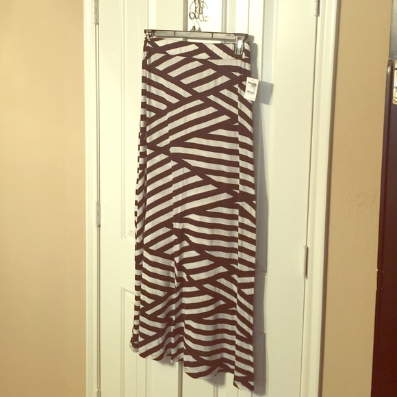 Black and white maxi skirt