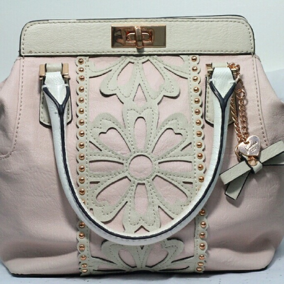 Pink Floral Guess purse w optional shoulder strap