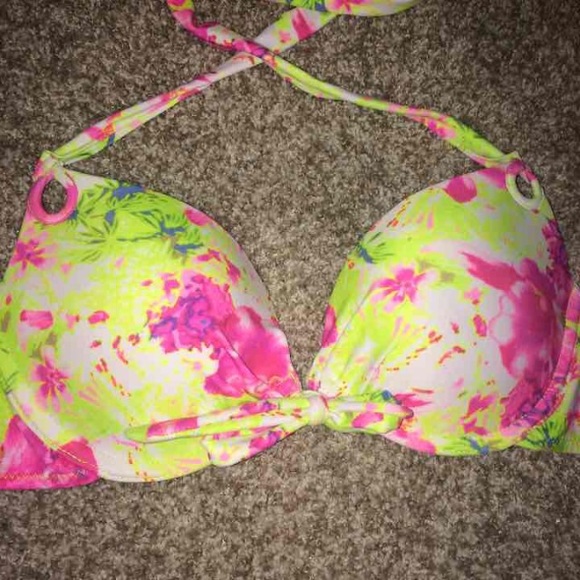 Bikini - Picture 2 of 3
