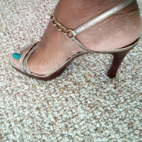 Shoes - Picture 3 of 4