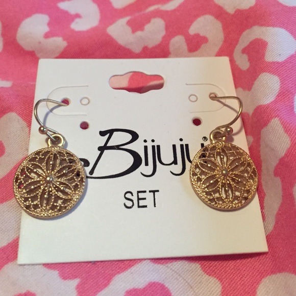 Gold earrings