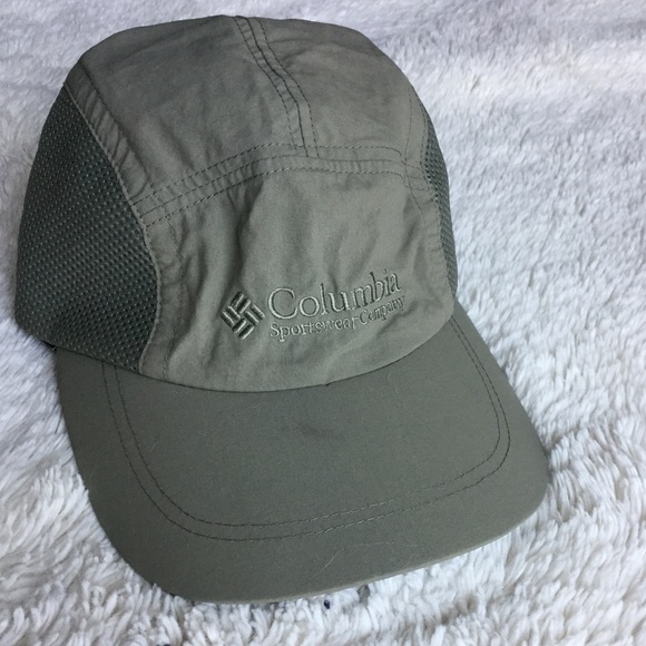 💫 Olive green Columbia cap