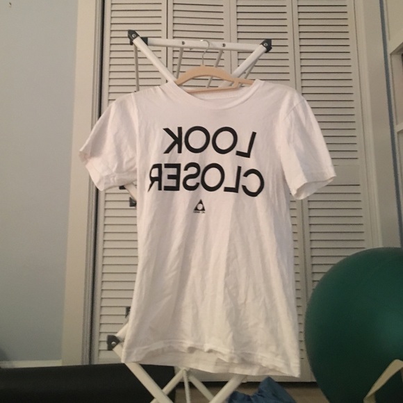 Jac Vanek "Look Closer" Tshirt