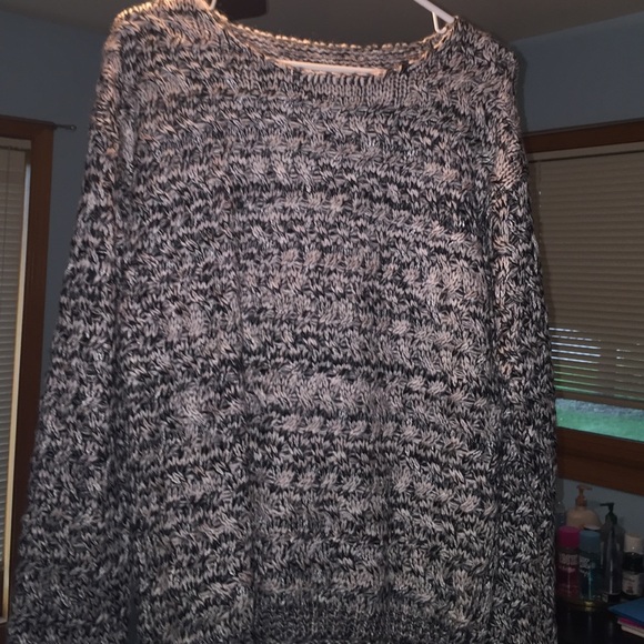Beautiful knit sweater - Picture 1 of 2