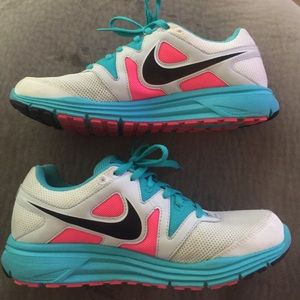 Nike Lunarlon Tennis Shoes