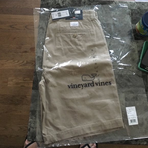 Vineyard Vines size 32 shorts for MEN